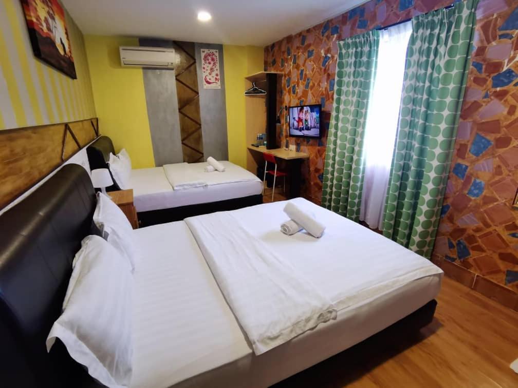 Hotel Zamburger Enstek Szepang Kültér fotó