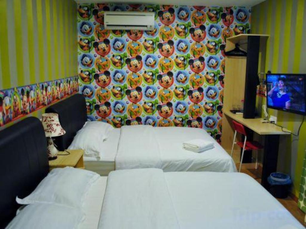 Hotel Zamburger Enstek Szepang Kültér fotó