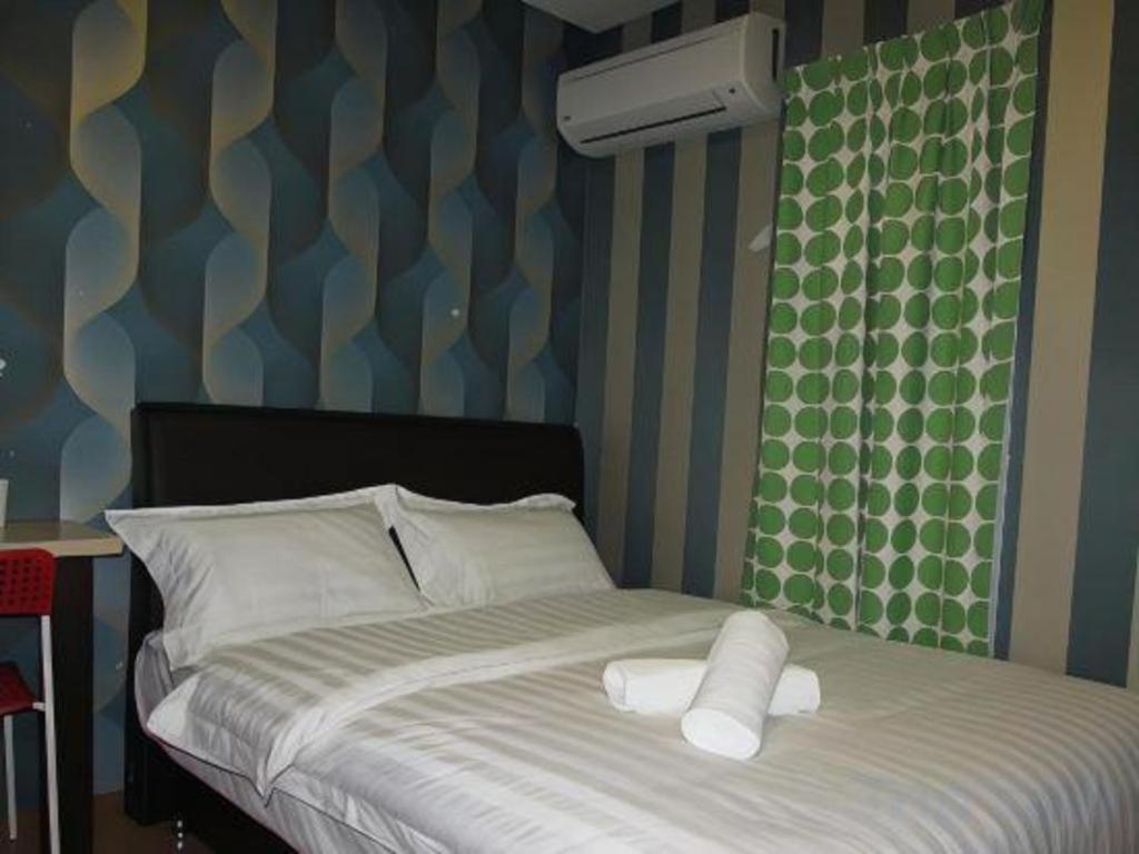 Hotel Zamburger Enstek Szepang Kültér fotó