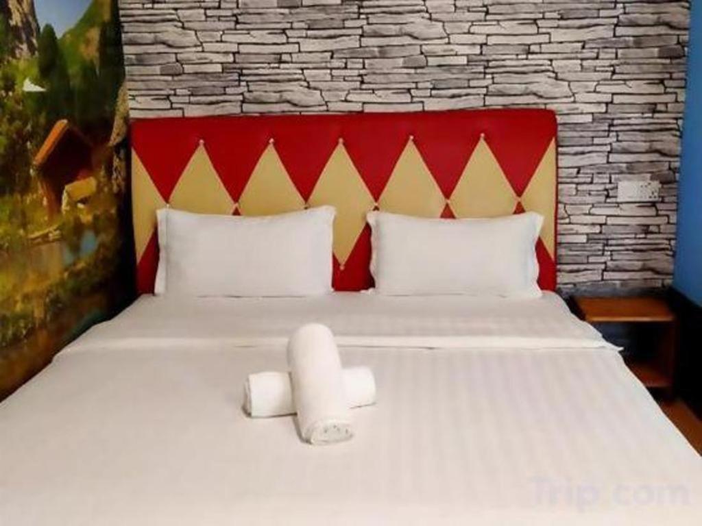 Hotel Zamburger Enstek Szepang Kültér fotó