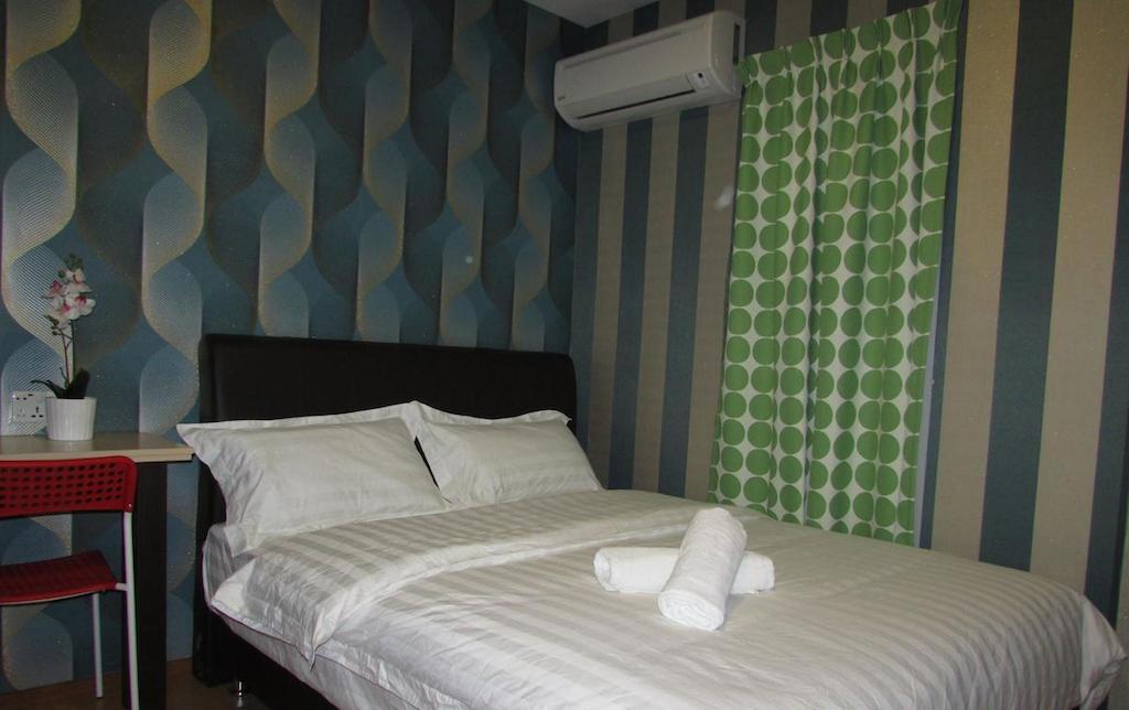 Hotel Zamburger Enstek Szepang Kültér fotó